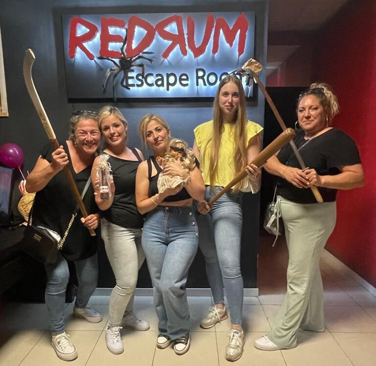 Escape Room Familiar - REDRUM Escape Room en Sevilla